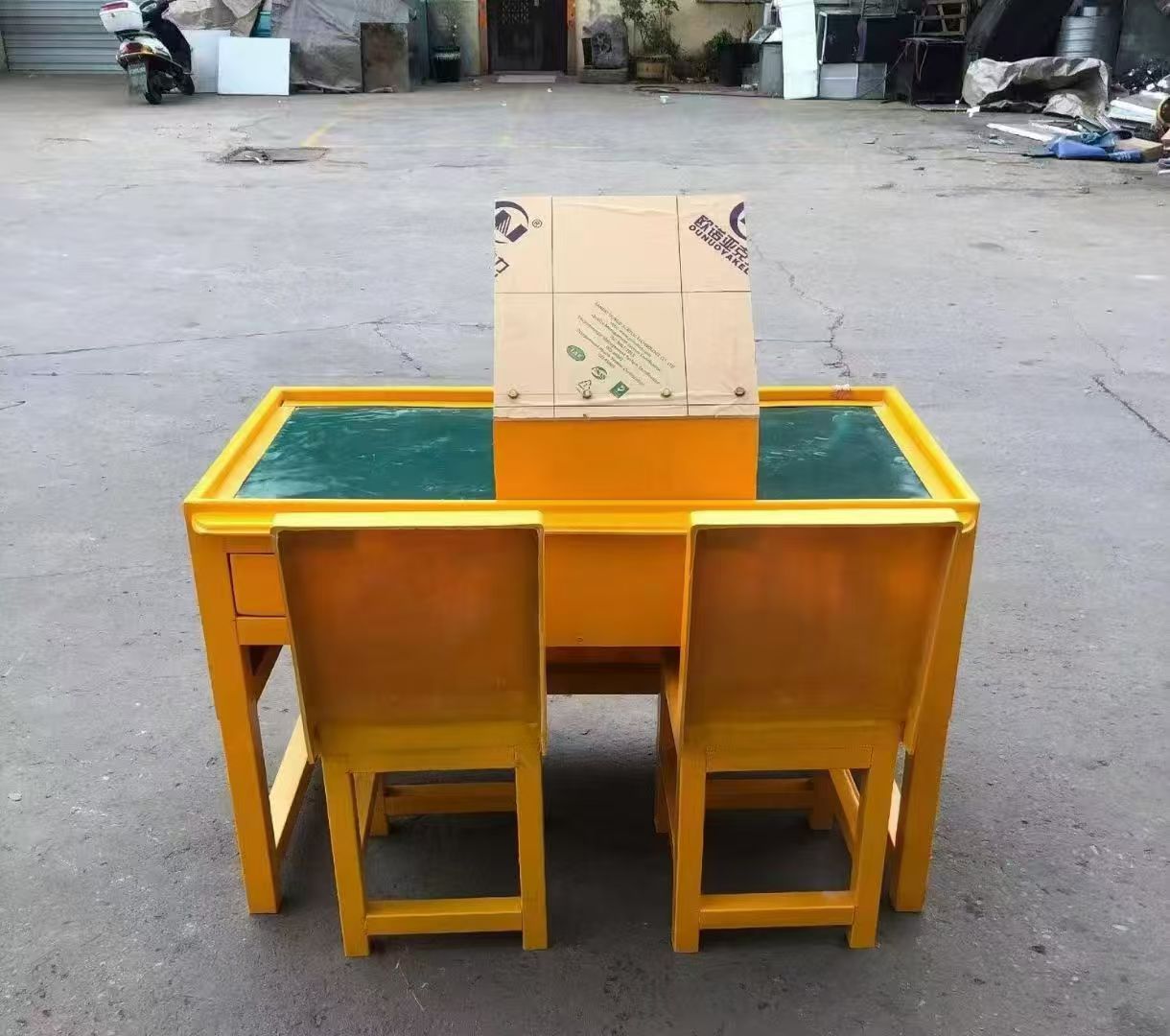 翁牛特防静电导通桌井下煤矿火工品发放桌：危险品流转的安全守护者